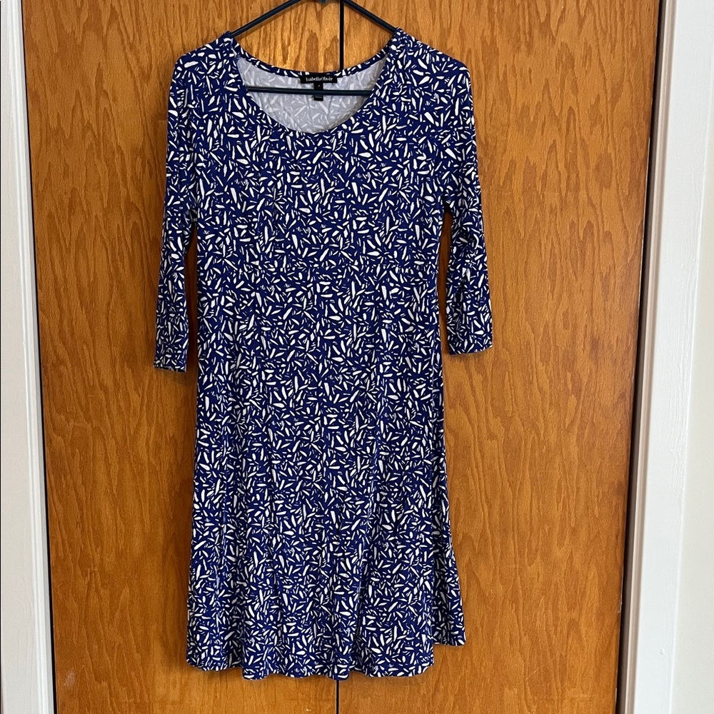 Elegant Isabella Oliver Maternity Blue and White Patterned Dress